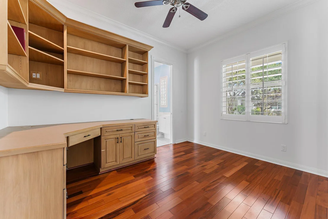 Photo of 215 New Haven Boulevard