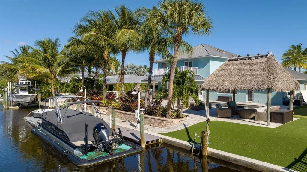 Photo of 916 Dolphin Drive
