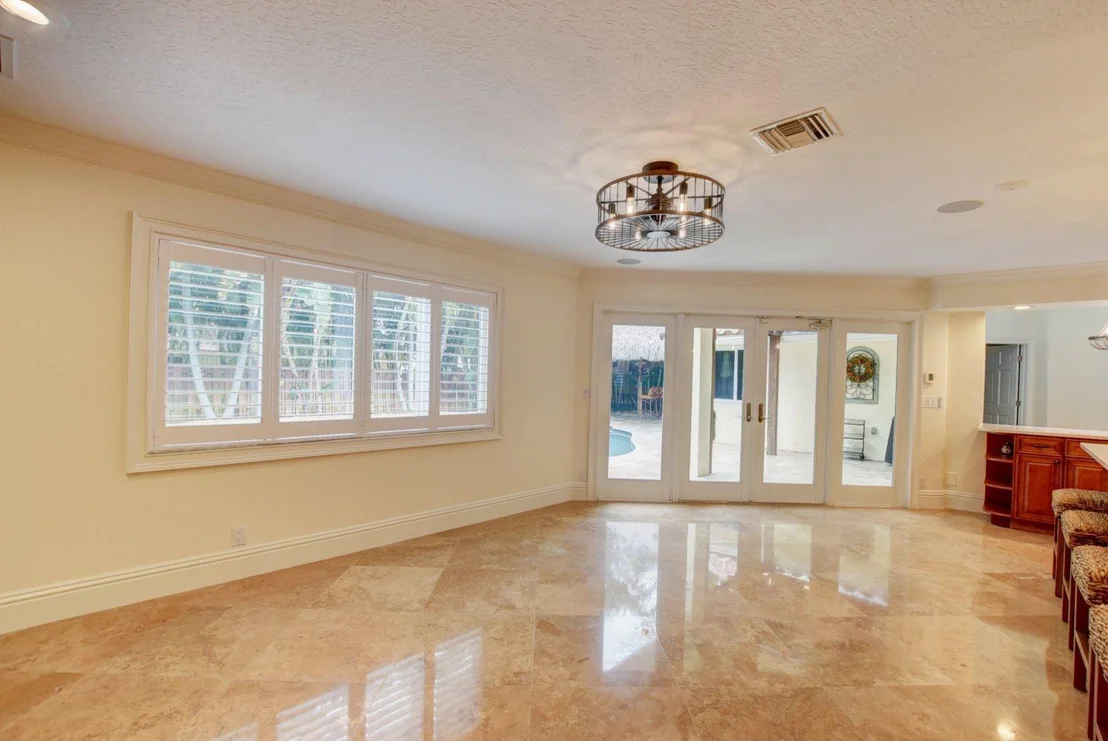 Photo of 327 Seneca Lane