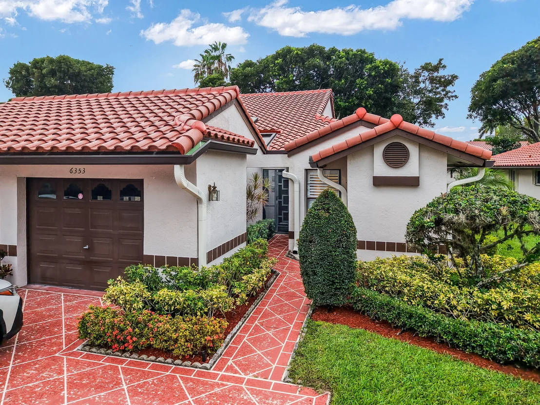 Photo of 6353 Royal Manor Circle