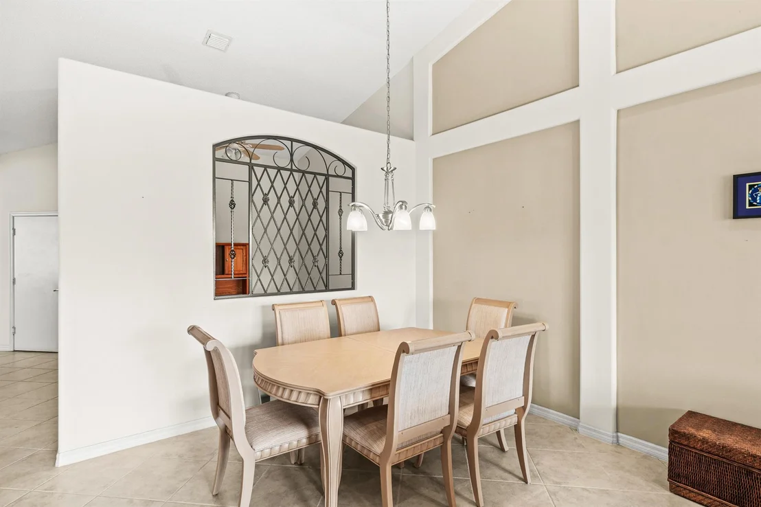 Photo of 6252 Heliconia Road