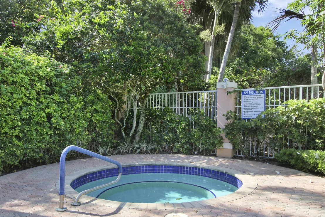 Photo of Unit 21 at 1116 University Boulevard