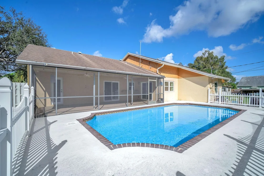 Photo of 5054 Beechwood Road