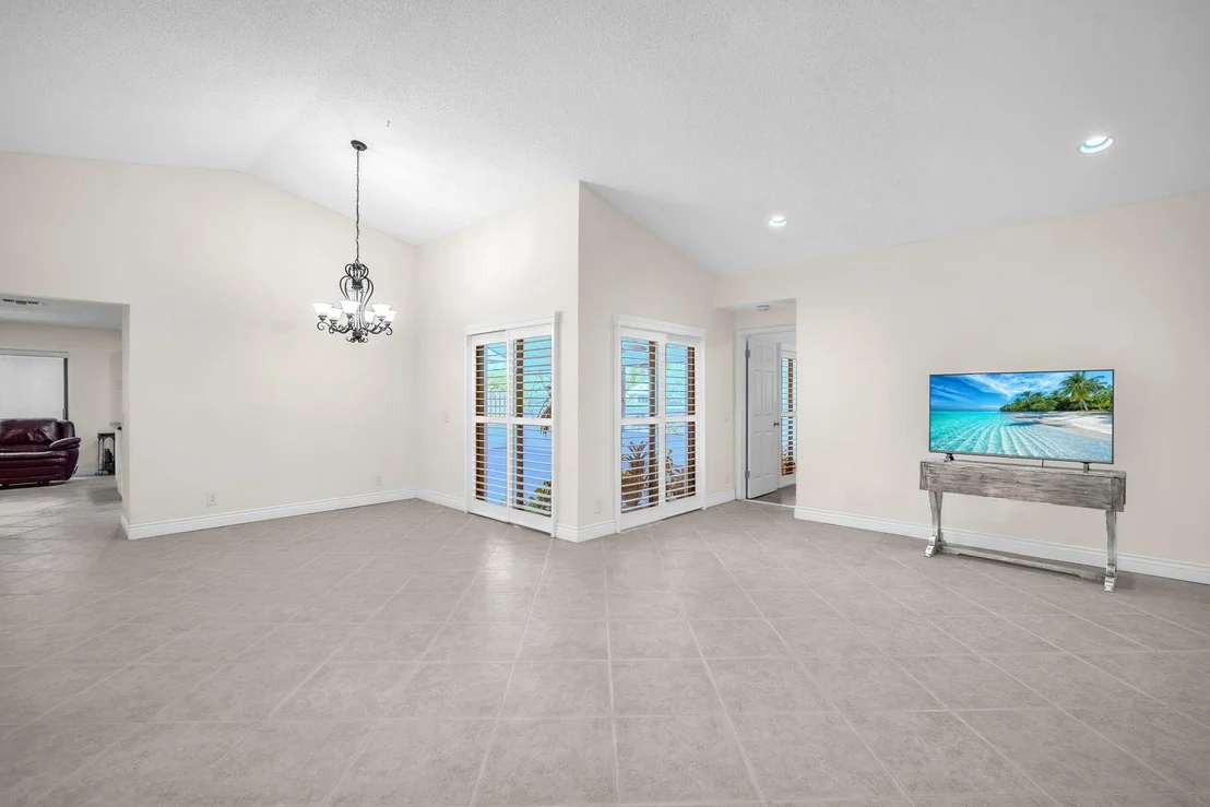 Photo of 2097 Montpeliar