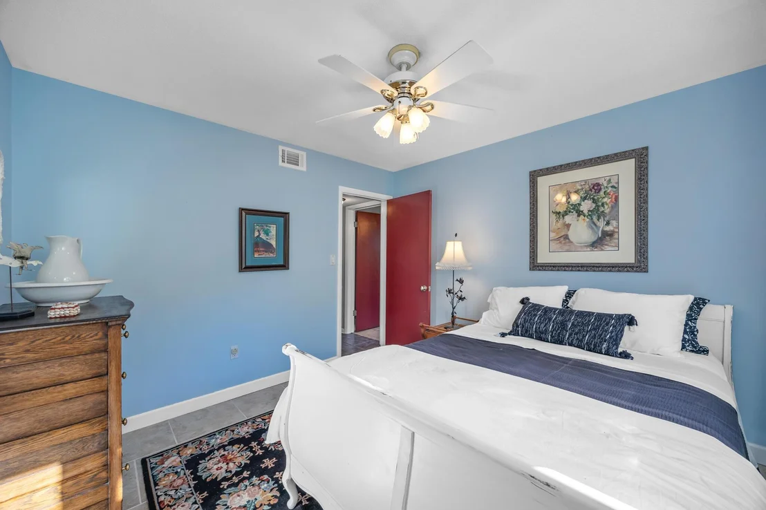 Photo of 1107 Pinetree Drive