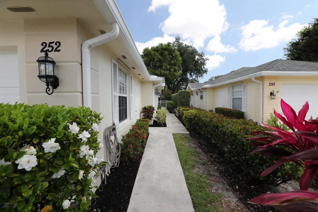 Photo of 252 Brier Circle