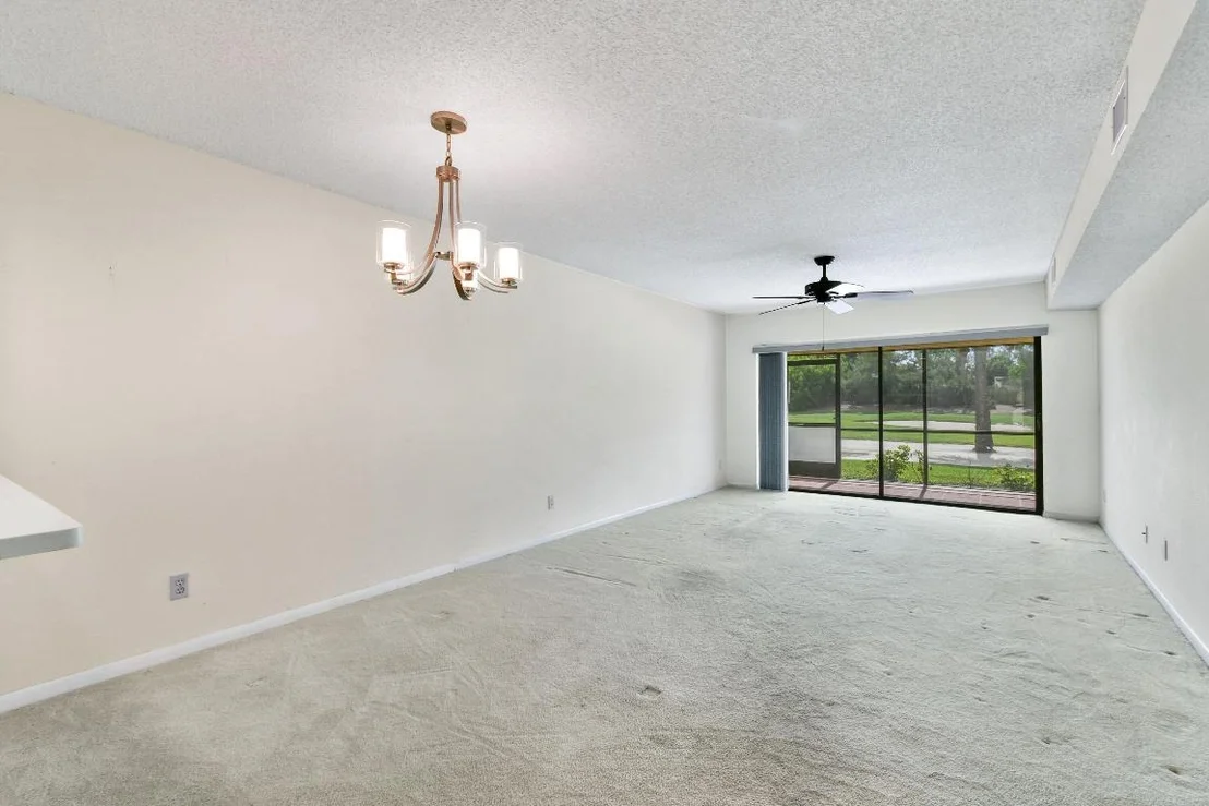 Photo of Unit B at 1001 Pinecrest Circle