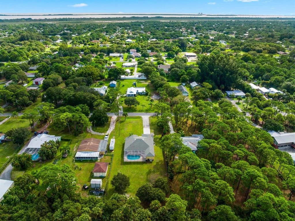 Photo of 5501 Pinetree Drive