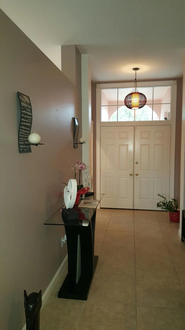 Photo of 165 S Hampton Drive