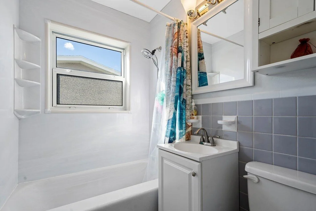 Photo of 1413 Crest Drive