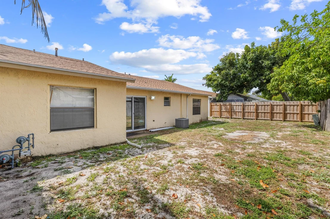 Photo of 5805 Ithaca Circle E