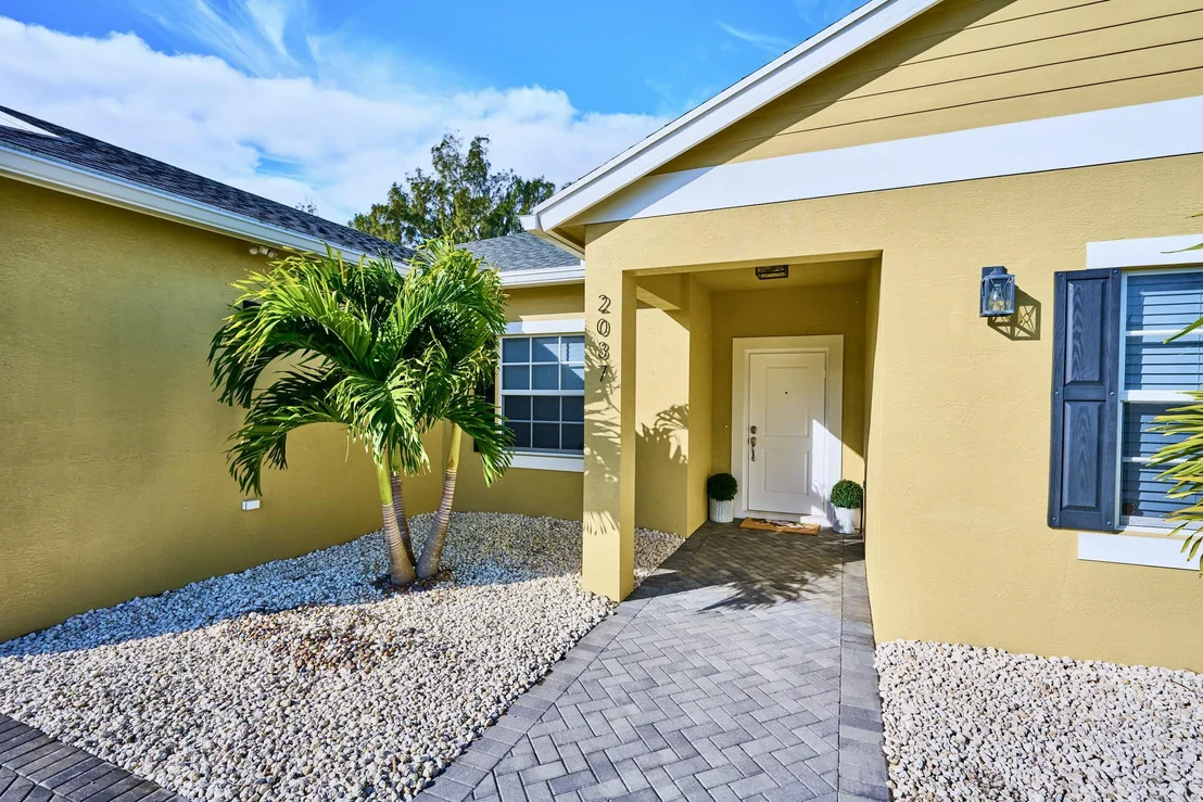 Photo of 2037 Bridgehampton Terrace