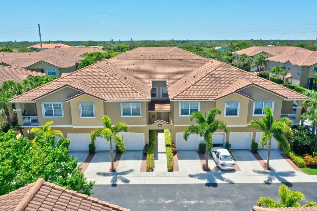 Photo of Unit B at 105 Lighthouse Circle