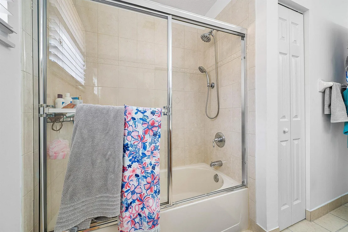 Photo of 1624 W Classical Boulevard