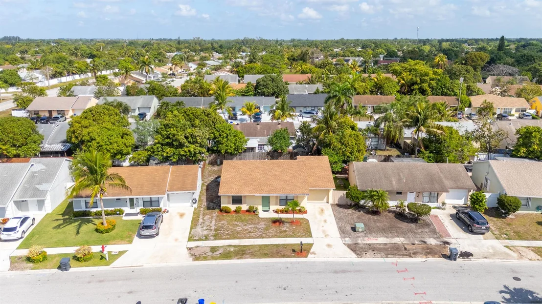 Photo of 5805 Ithaca Circle E