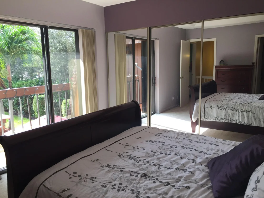 Photo of Unit B at 5 Atrium Circle