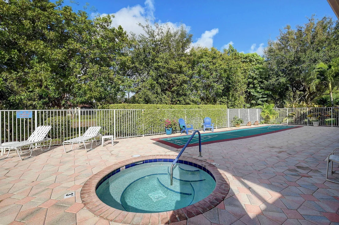Photo of 5891 Royal Isles Boulevard