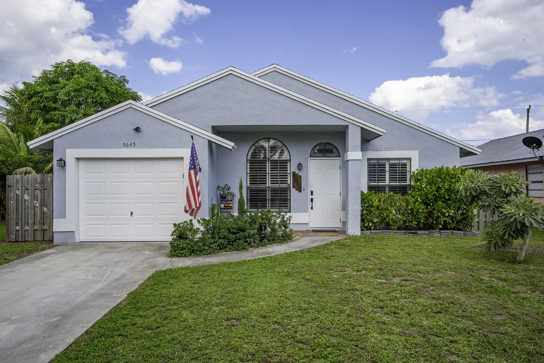 Photo of 5645 SE Mitzi Lane