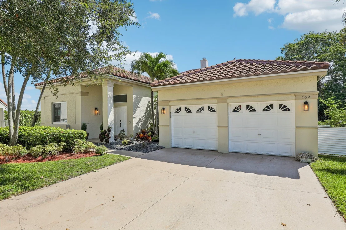 Photo of 762 Heritage Drive