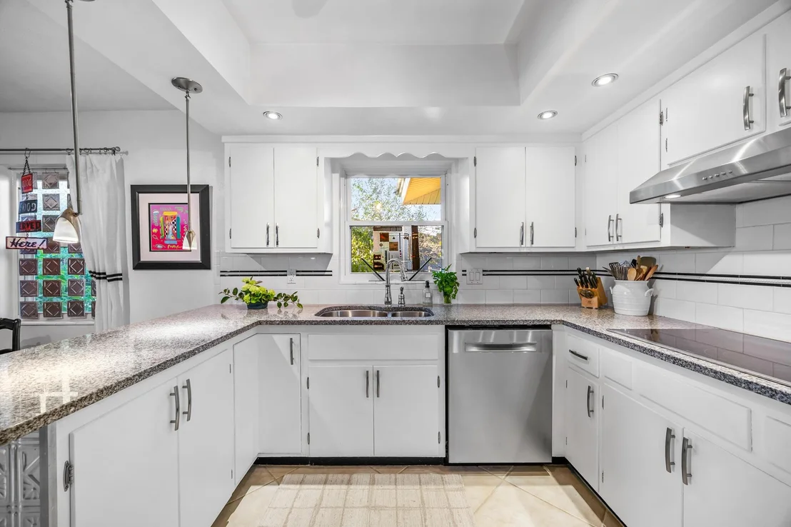 Photo of 1107 Pinetree Drive