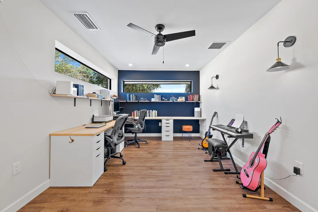 Photo of 925 Lighthouse Drive