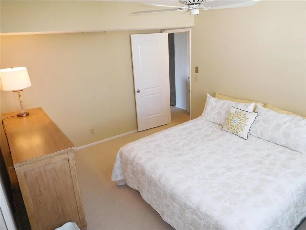 Photo of Unit 708 at 625 Oaks Drive