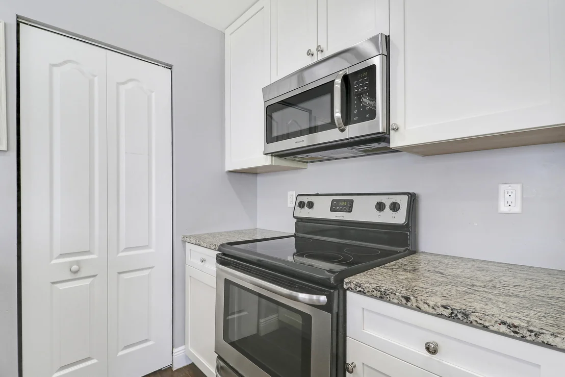 Photo of 532 Riverside Drive