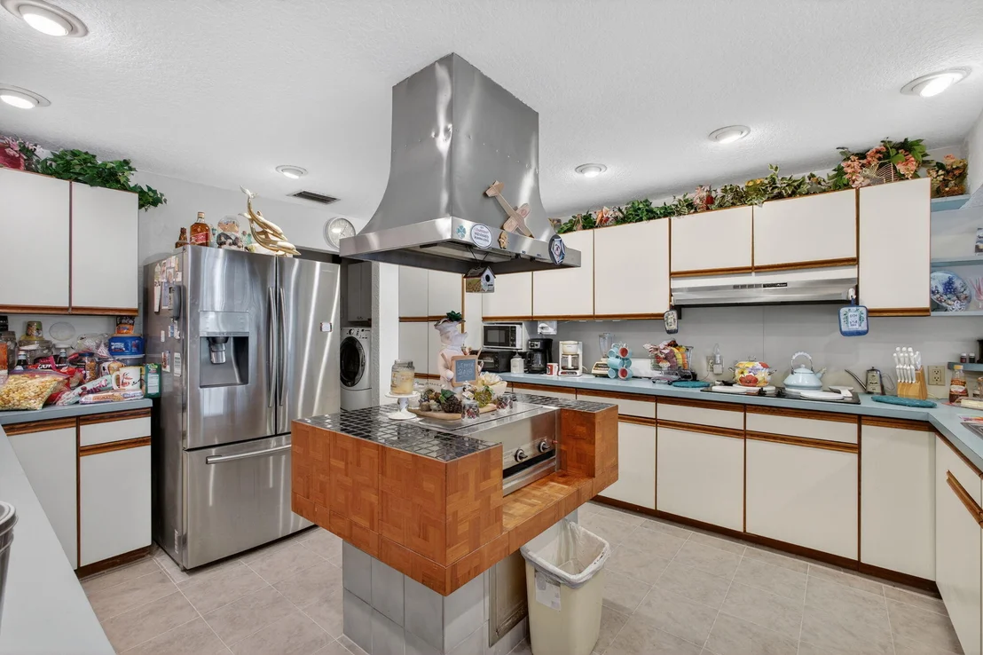 Photo of 752 Lagoon Drive