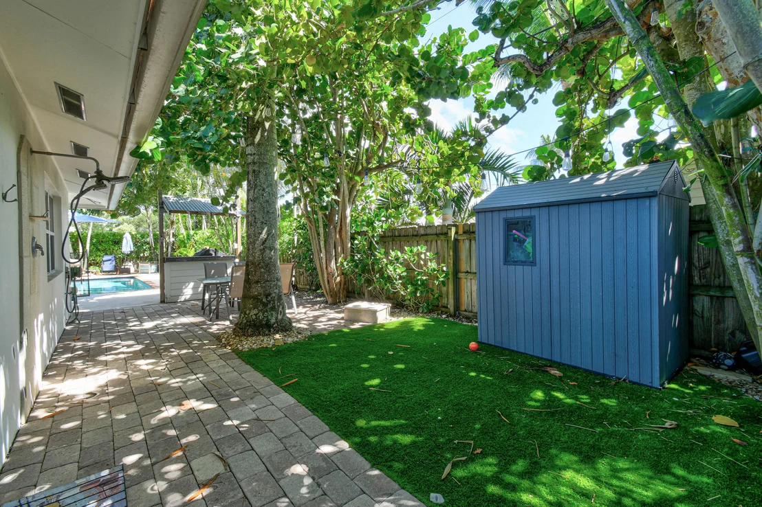 Photo of 106 Windsor Road E