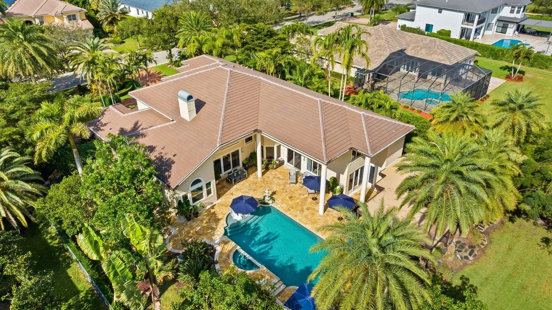 Photo of 3378 Bradenham Lane