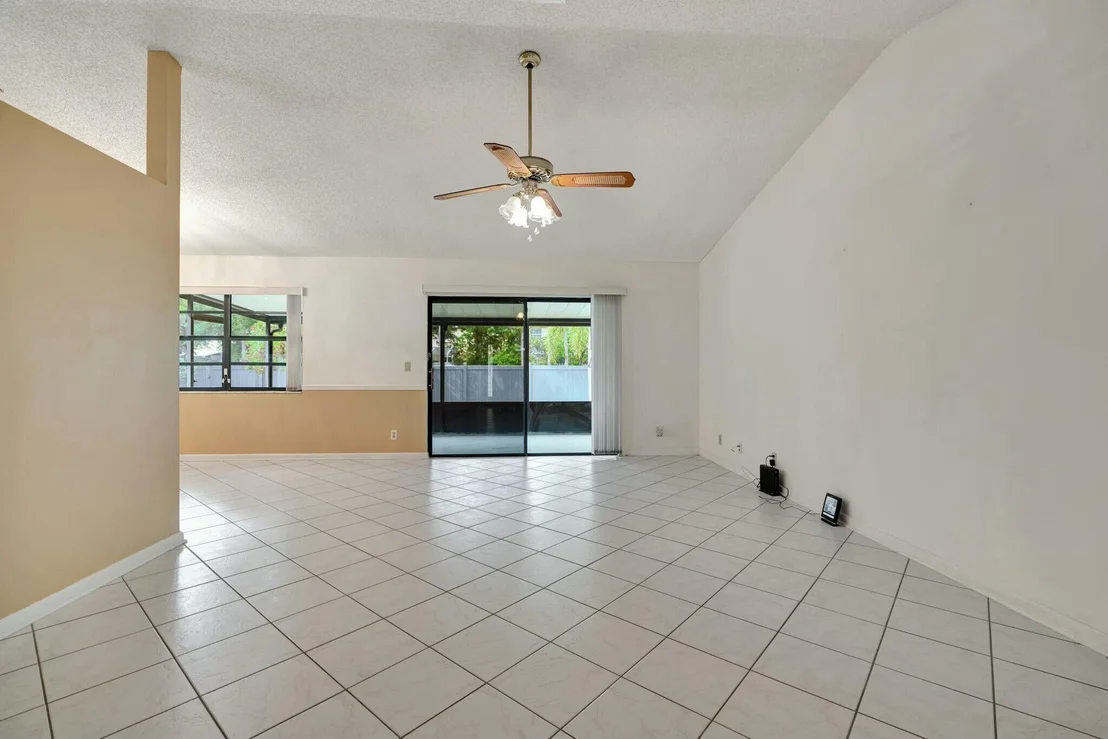 Photo of 126 Greentree Circle