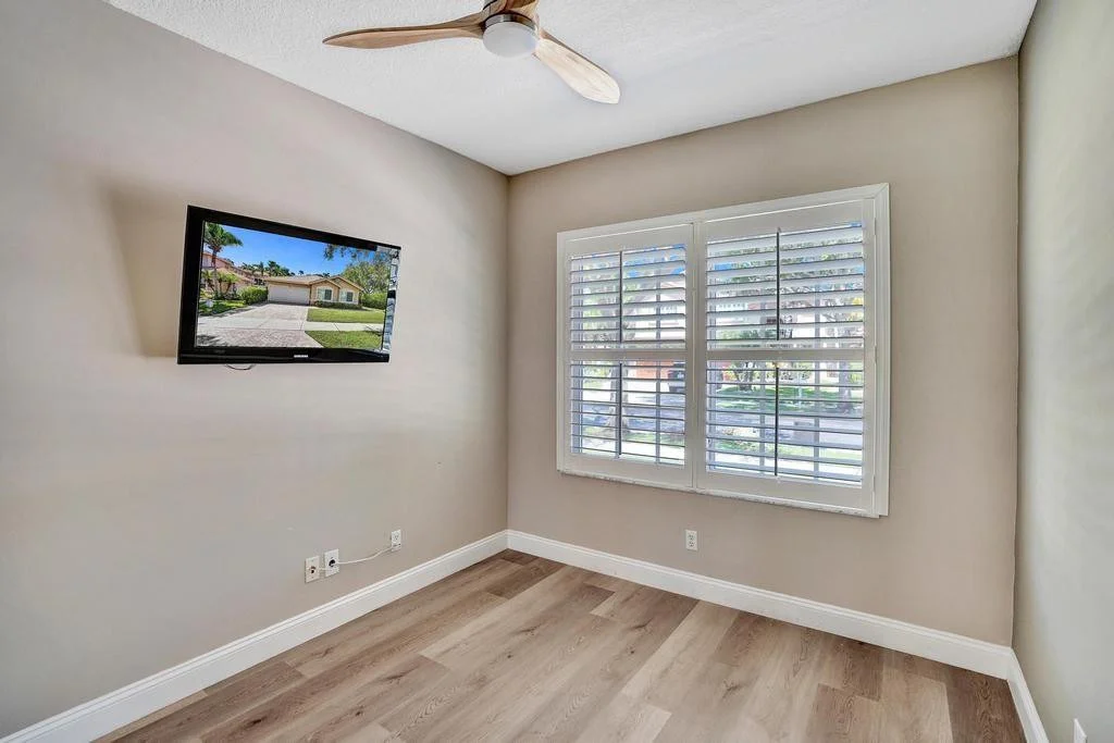 Photo of 1660 W Classical Boulevard
