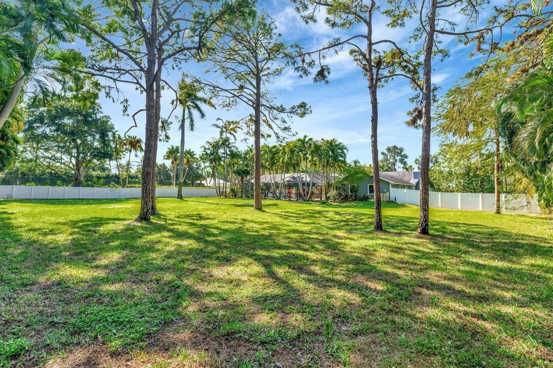 Photo of 12750 Oak Arbor Drive