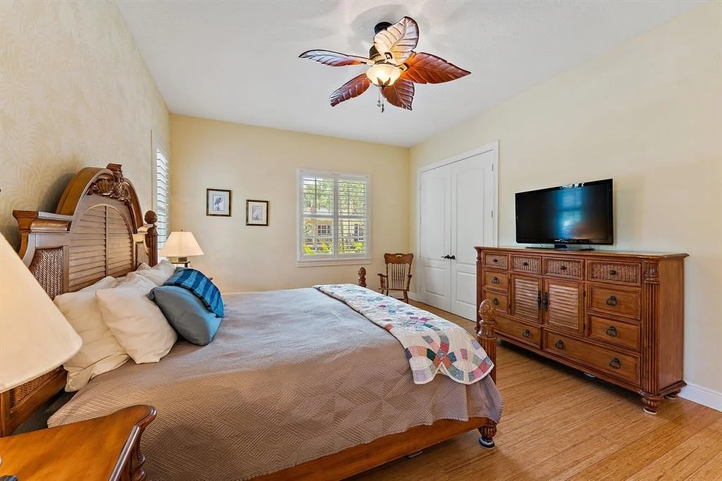 Photo of 231 W Bay Cedar Circle