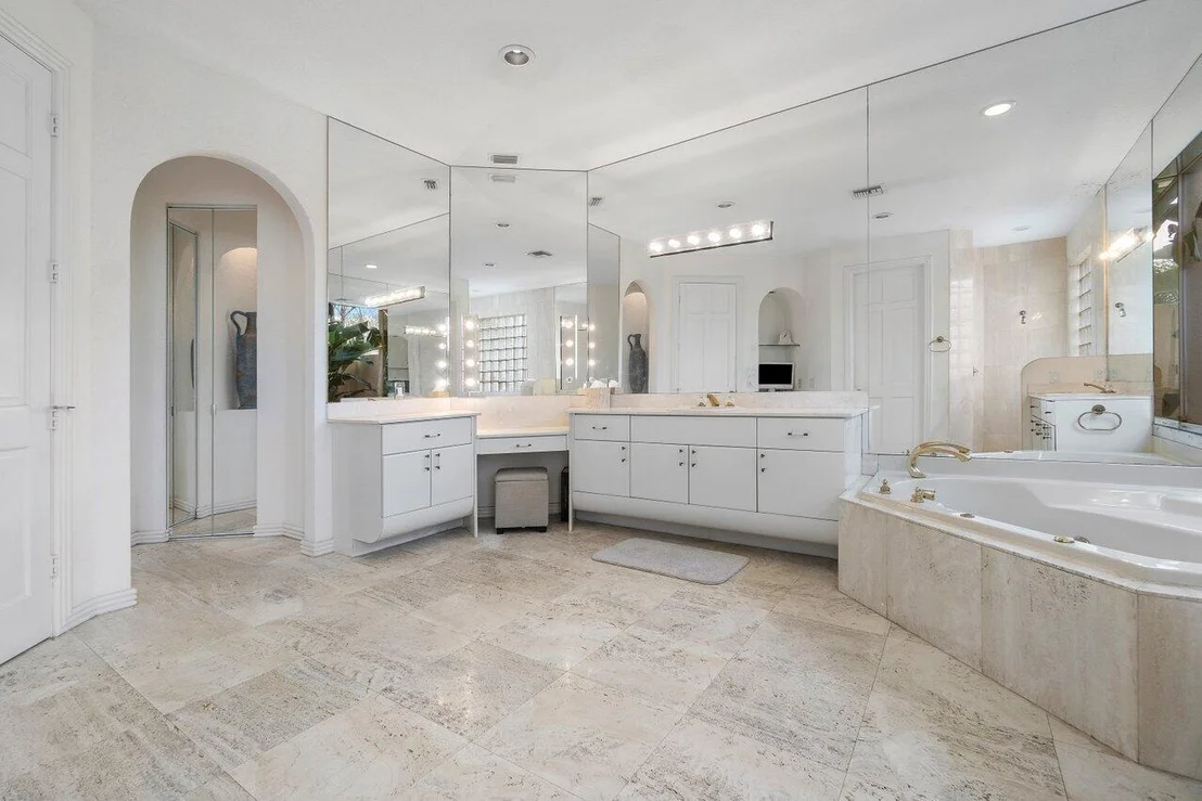 Photo of 5237 Deauville Circle