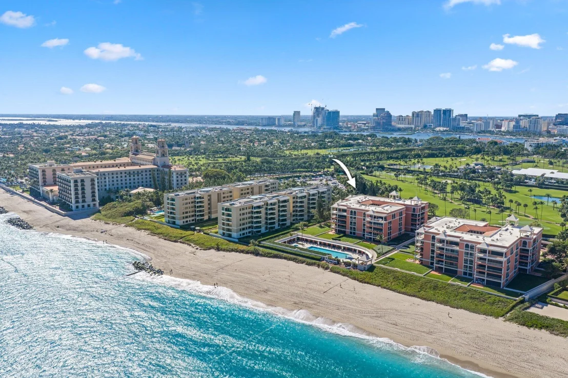 Photo of Unit S32 at 2 N Breakers Row