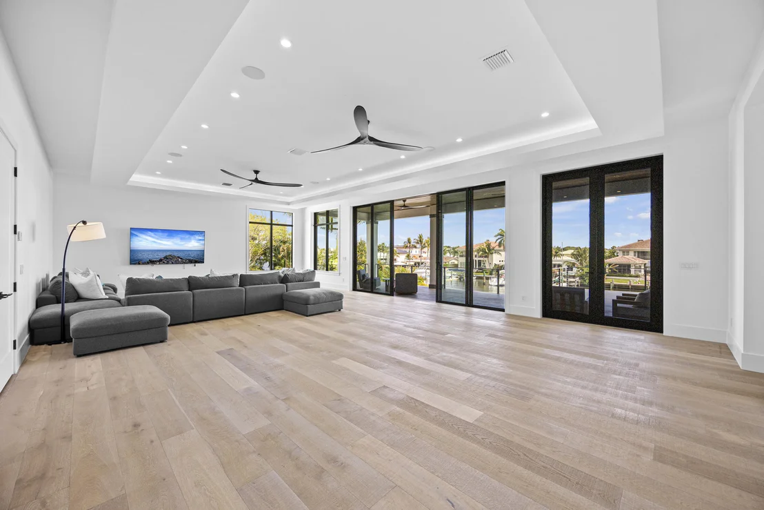 Photo of 736 Lagoon Drive