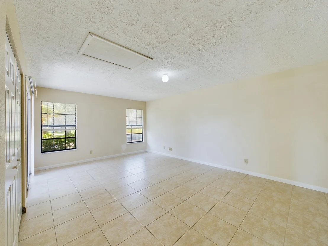 Photo of 4948 SE 44th Street