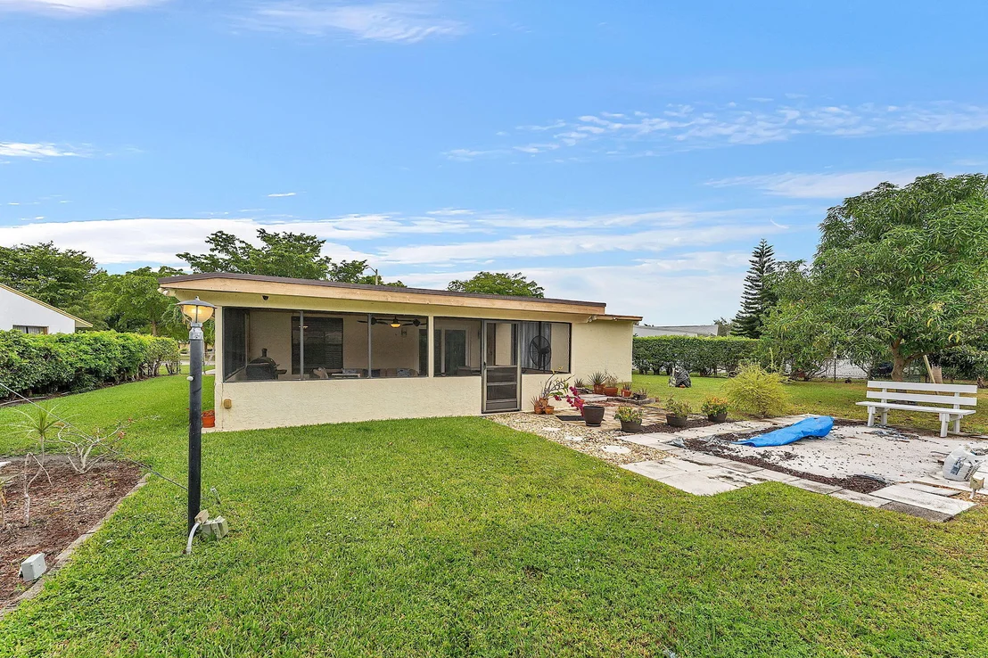 Photo of 249 SW 9th Circle