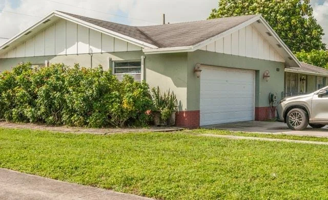 Photo of 453 Davis Road