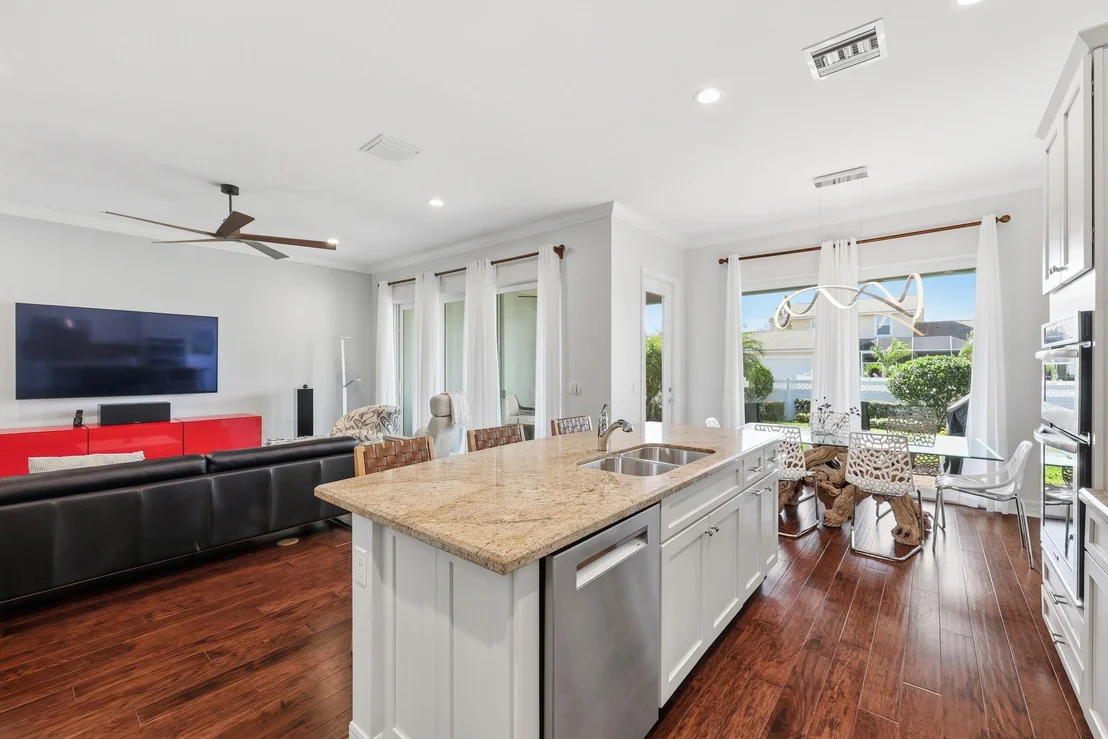 Photo of 1358 Community Drive