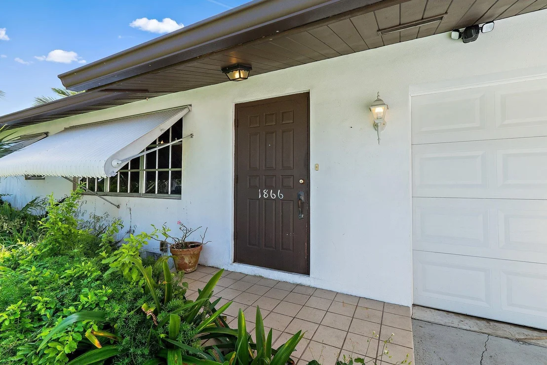 Photo of 1866 Len Drive