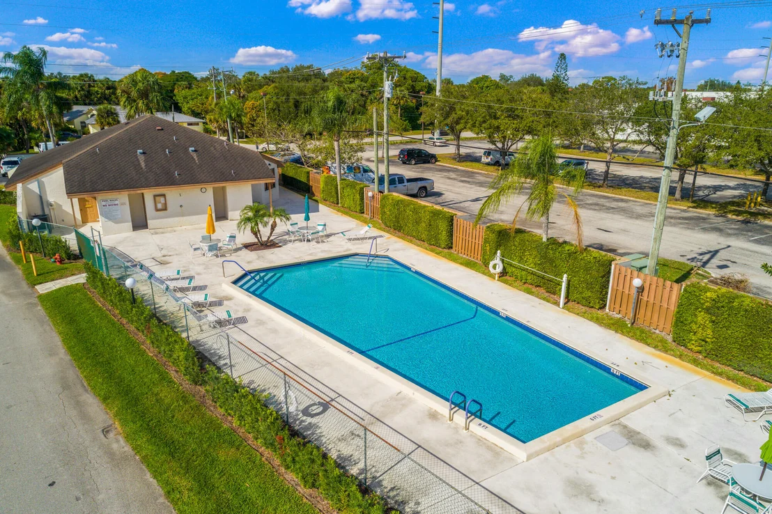 Photo of Unit 302 at 950 S Kanner Highway