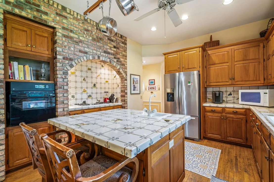 Photo of 1086 Winding River Road