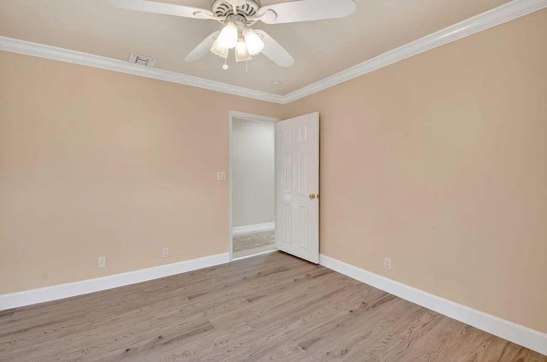 Photo of 5884 Pinebrook Drive