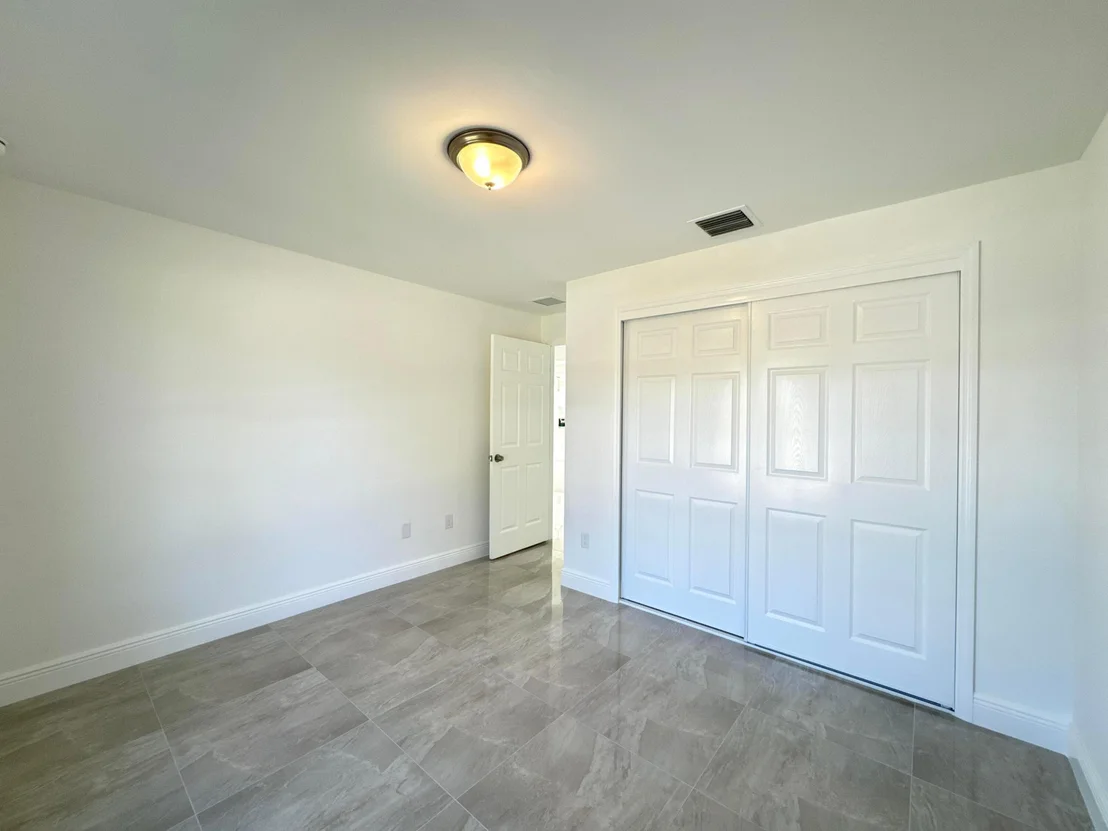 Photo of 4916 Biscayne Drive