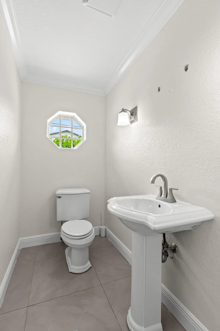 Photo of 4610 Pinetree Drive