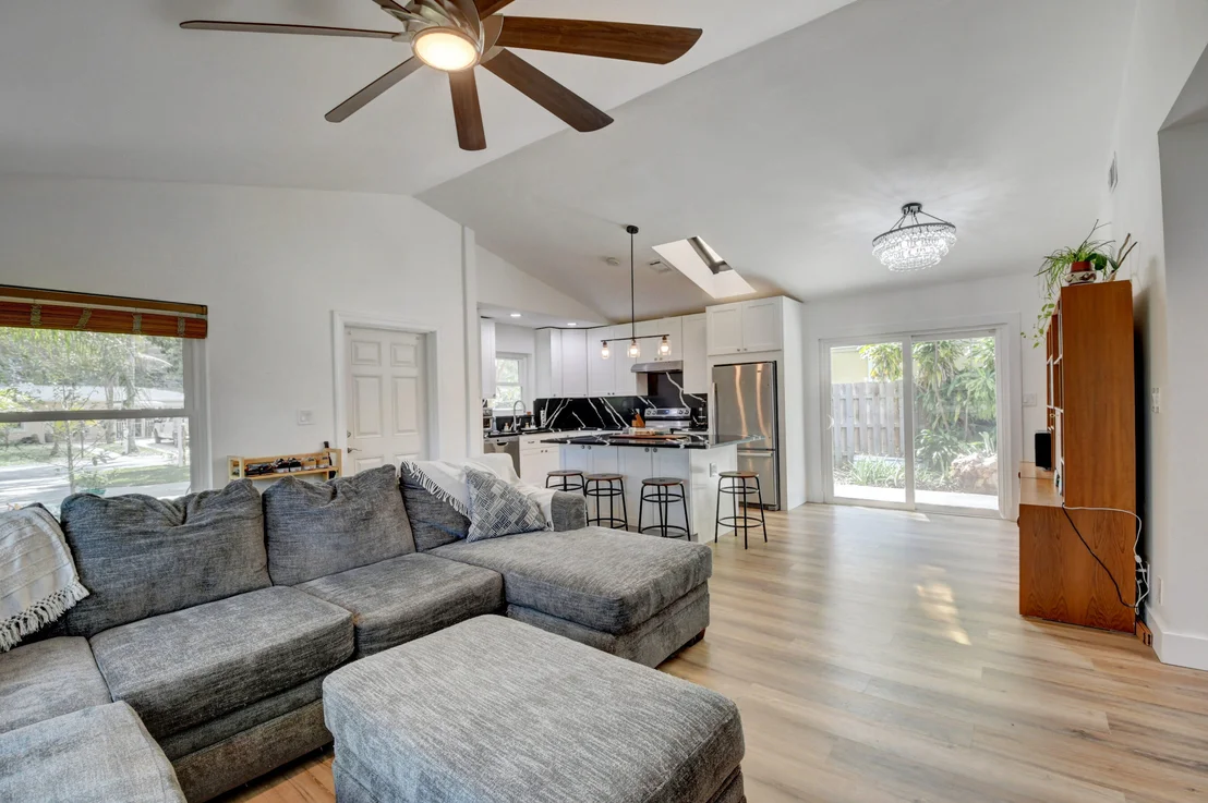 Photo of 4817 Lincoln Road