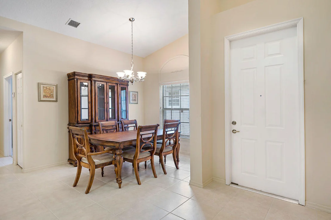 Photo of 6253 Heliconia Road