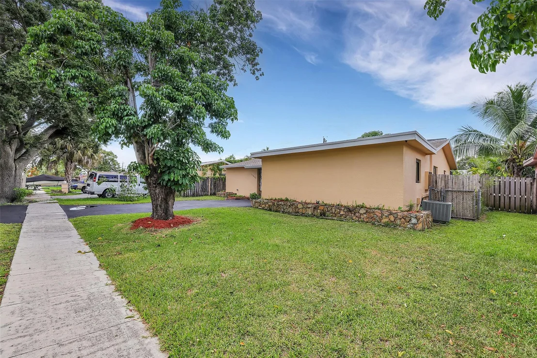 Photo of 11630 NW 29th Place